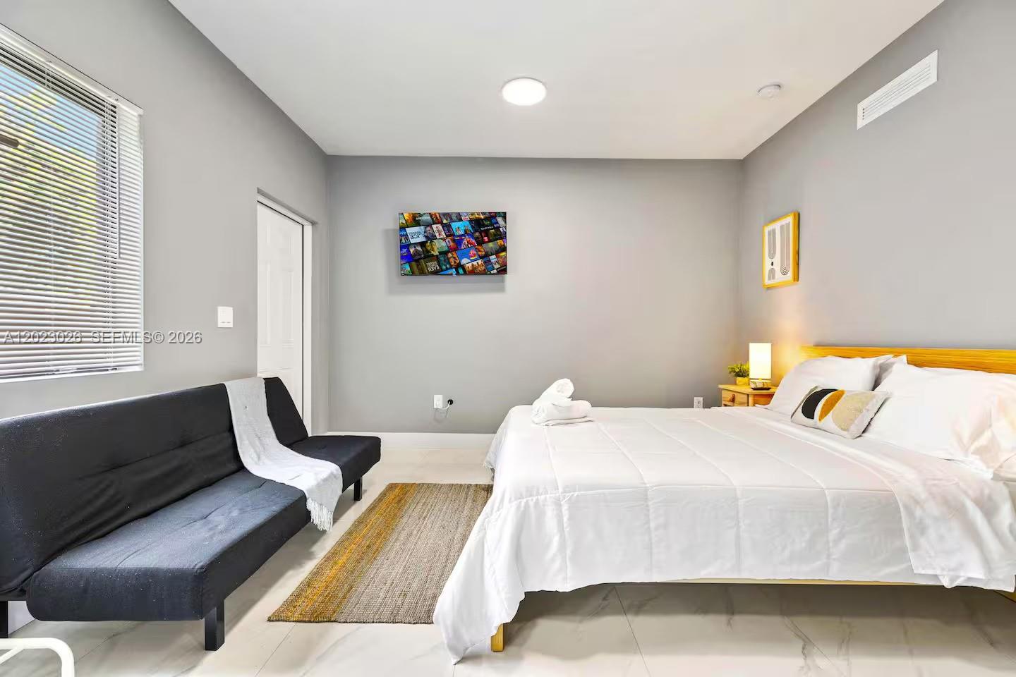 See details / sq. ft. $ 2026-05-21 0 Photo