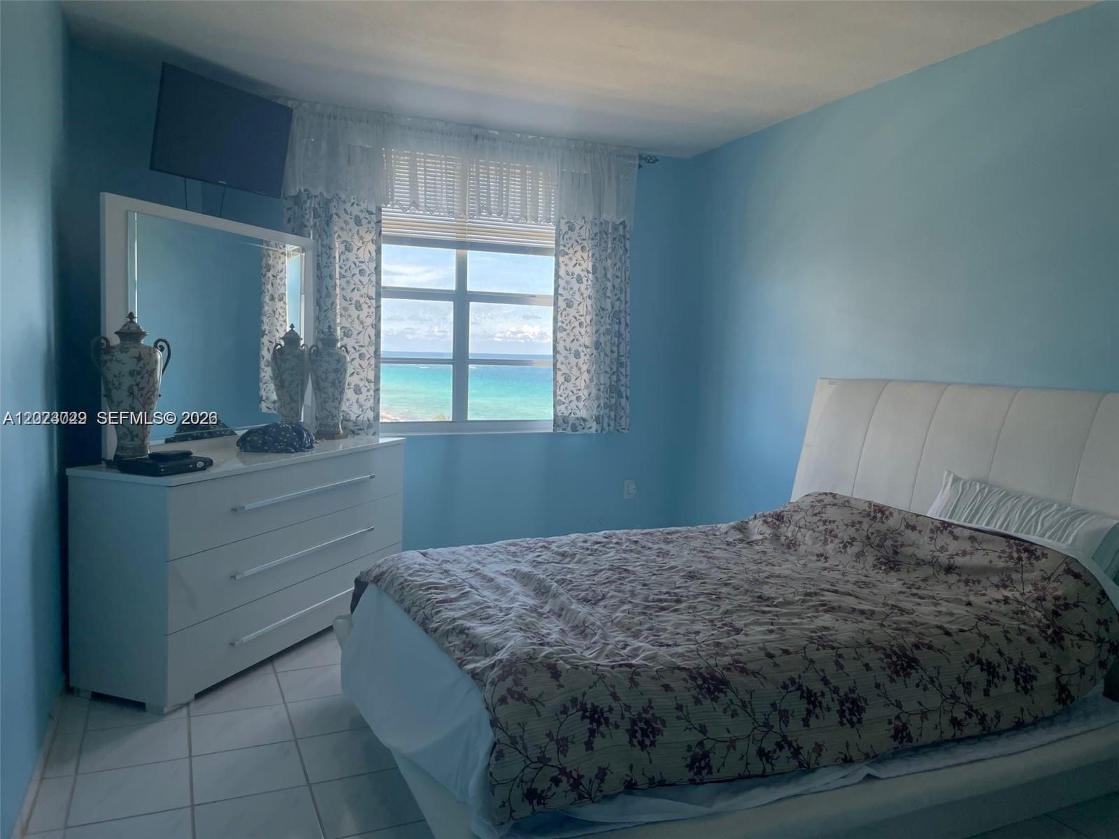 8K 1 / 2 870 sq. ft. $ 2026-05-27 0 Photo