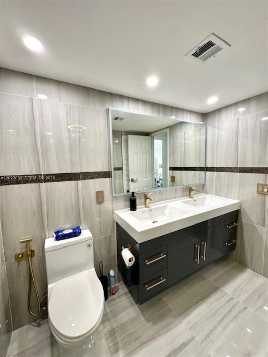Photo of 2017 Ocean Dr  #1107, Hallandale Beach, Florida, 33009 - 