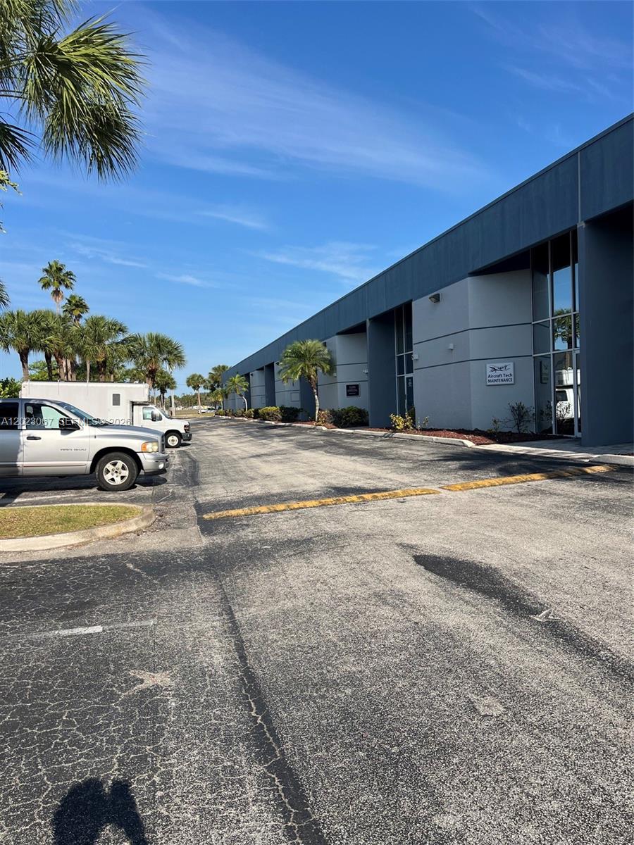 See details B20 / sq. ft. $ 2026-05-21 0 Photo