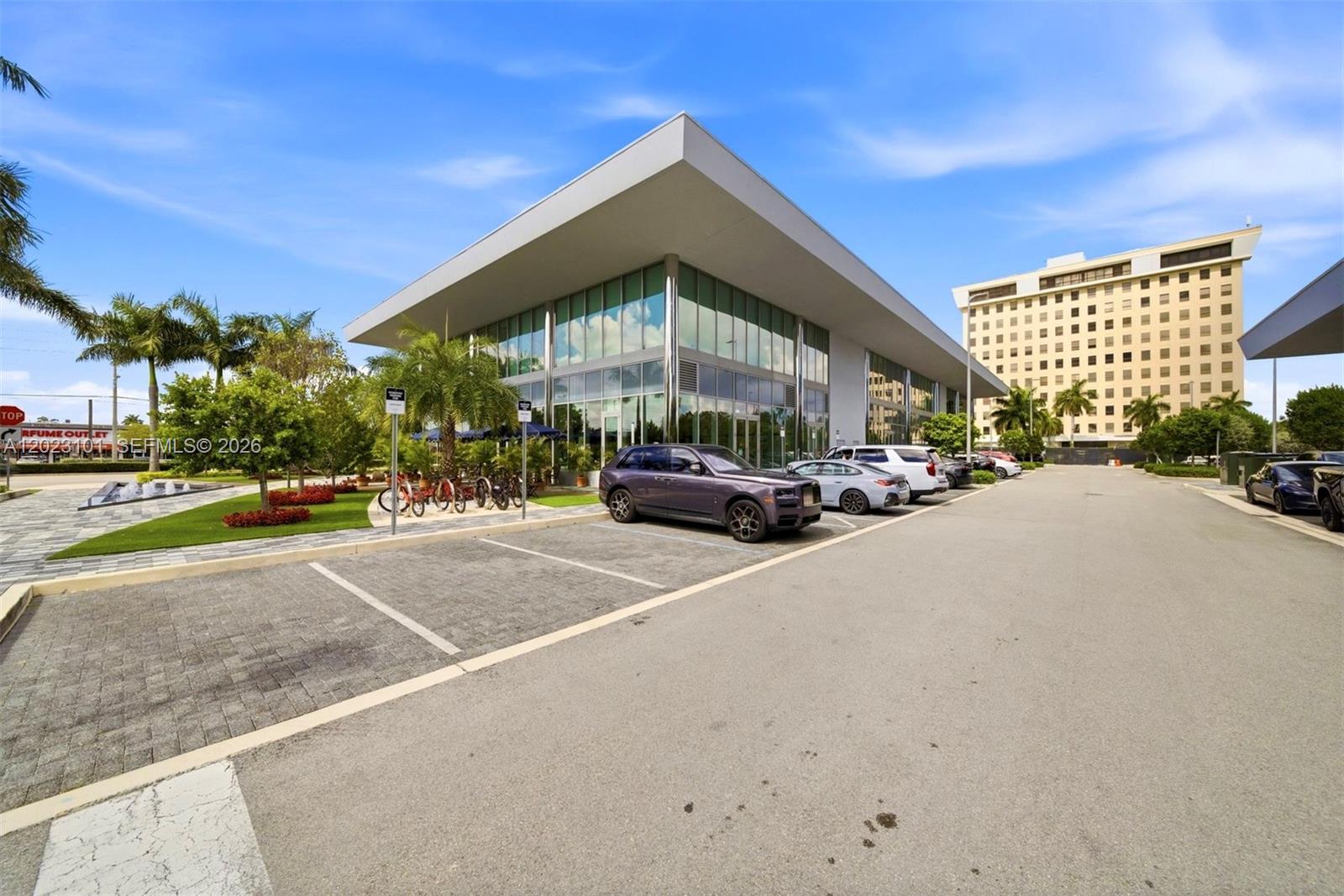 Units 4-101, 4-102, 4-103  /   sq. ft. $ 2026-05-21 0 Photo