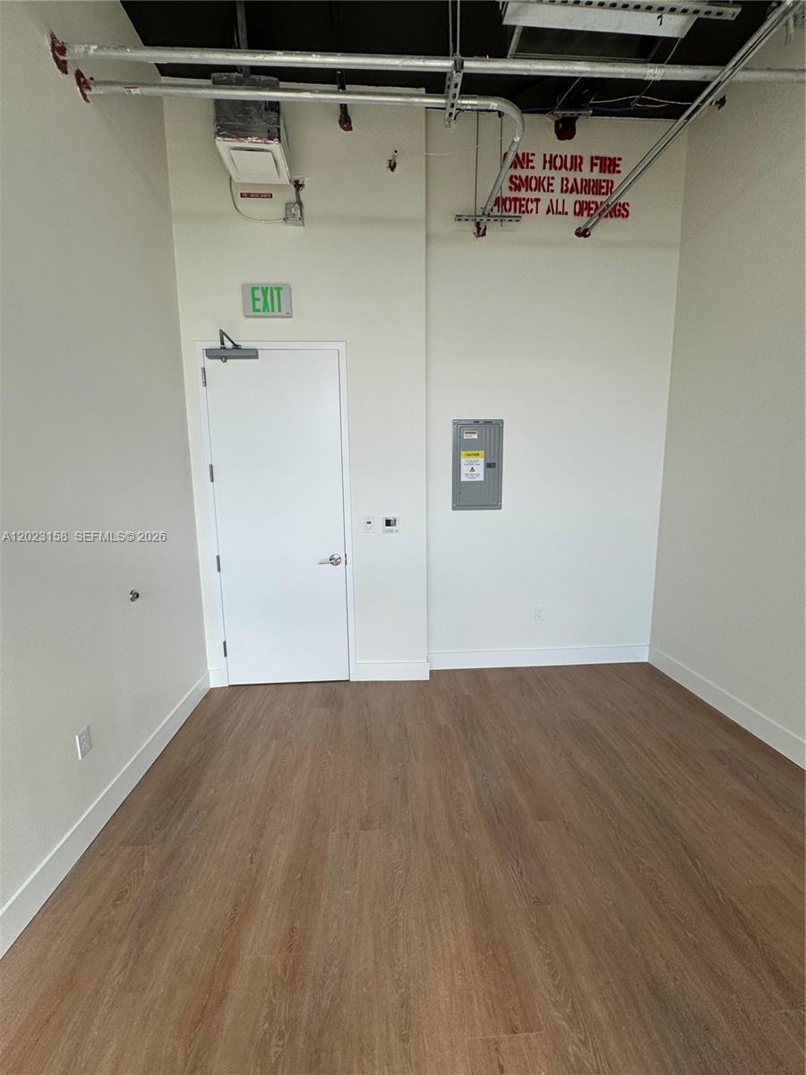 208  /   sq. ft. $ 2026-05-21 0 Photo