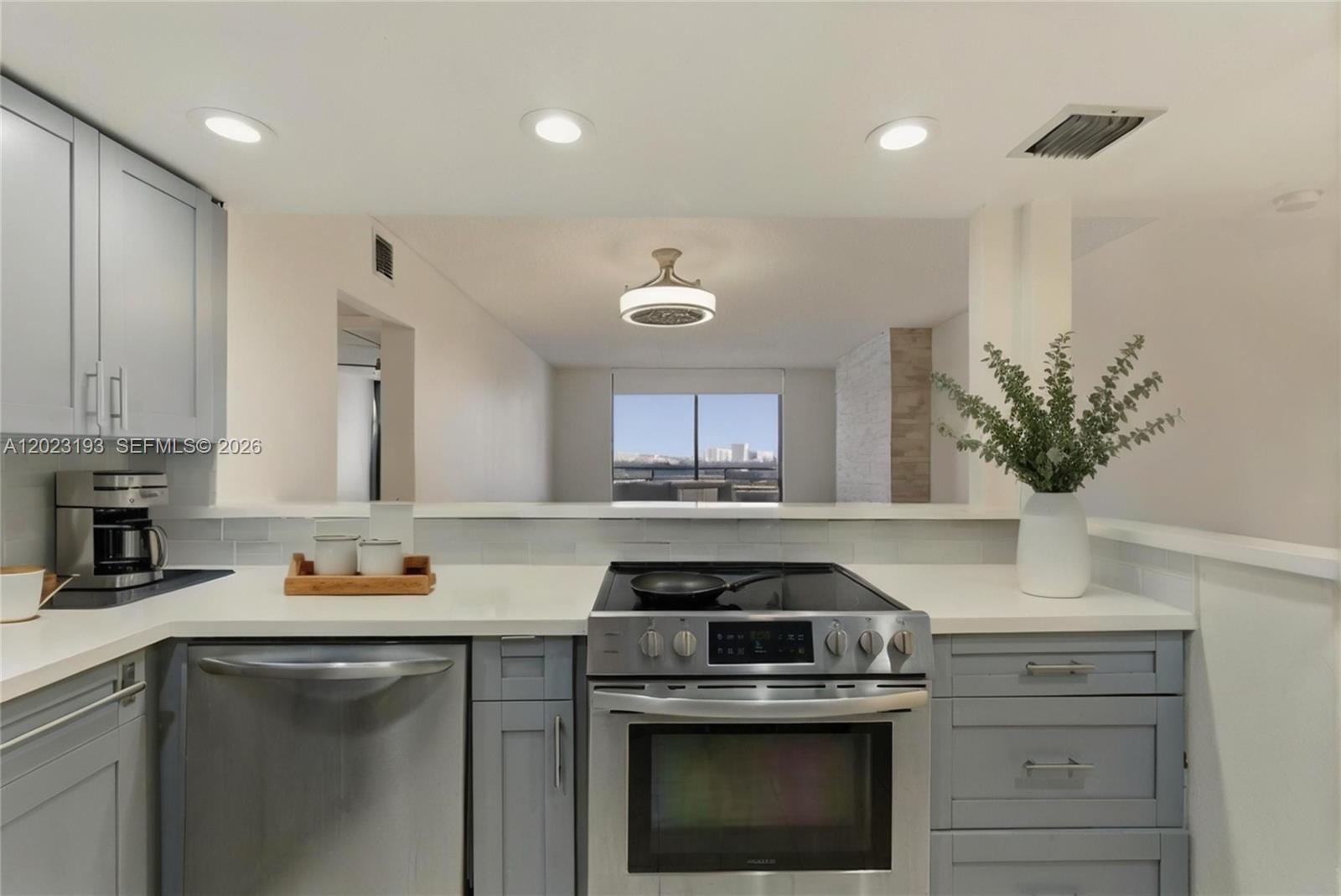 Photo of 500 Three Islands Blvd #1008, Hallandale Beach, Florida, 33009 - virtually staged