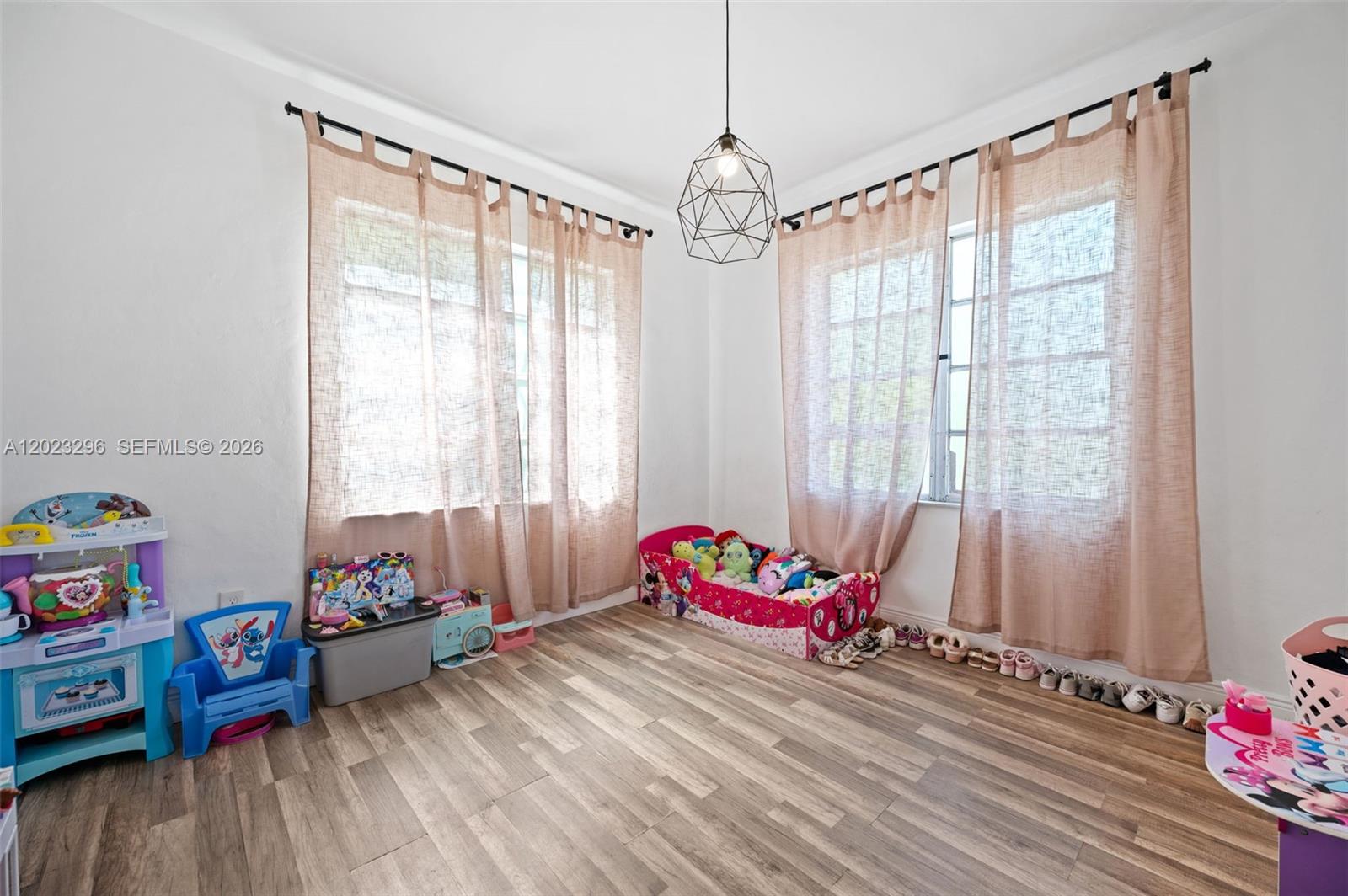 See details / 5294 sq. ft. $ 2026-06-04 0 Photo
