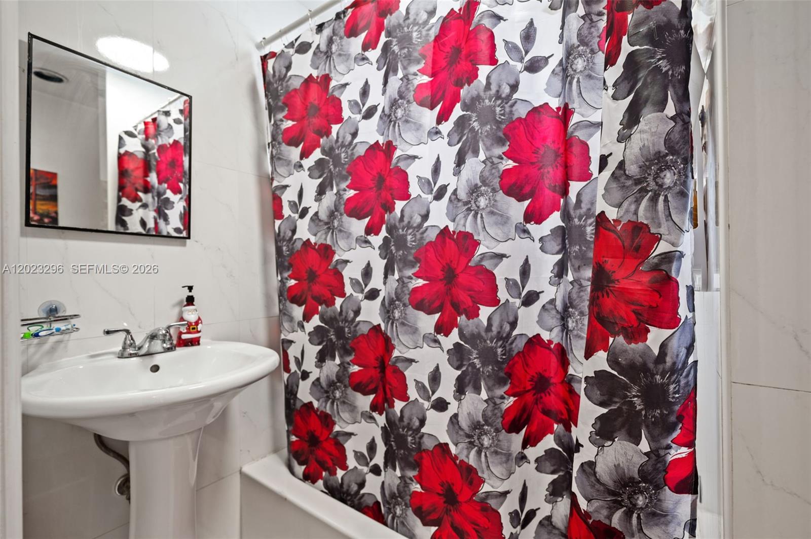 See details / 5294 sq. ft. $ 2026-06-04 0 Photo