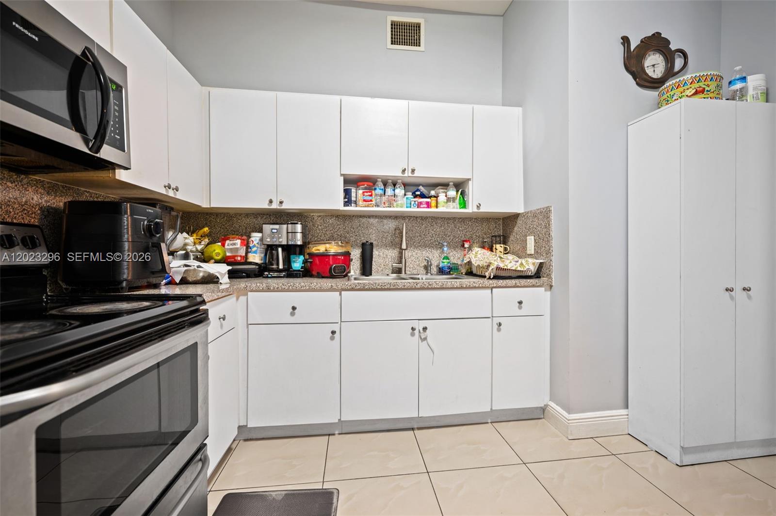 See details / 5294 sq. ft. $ 2026-06-04 0 Photo