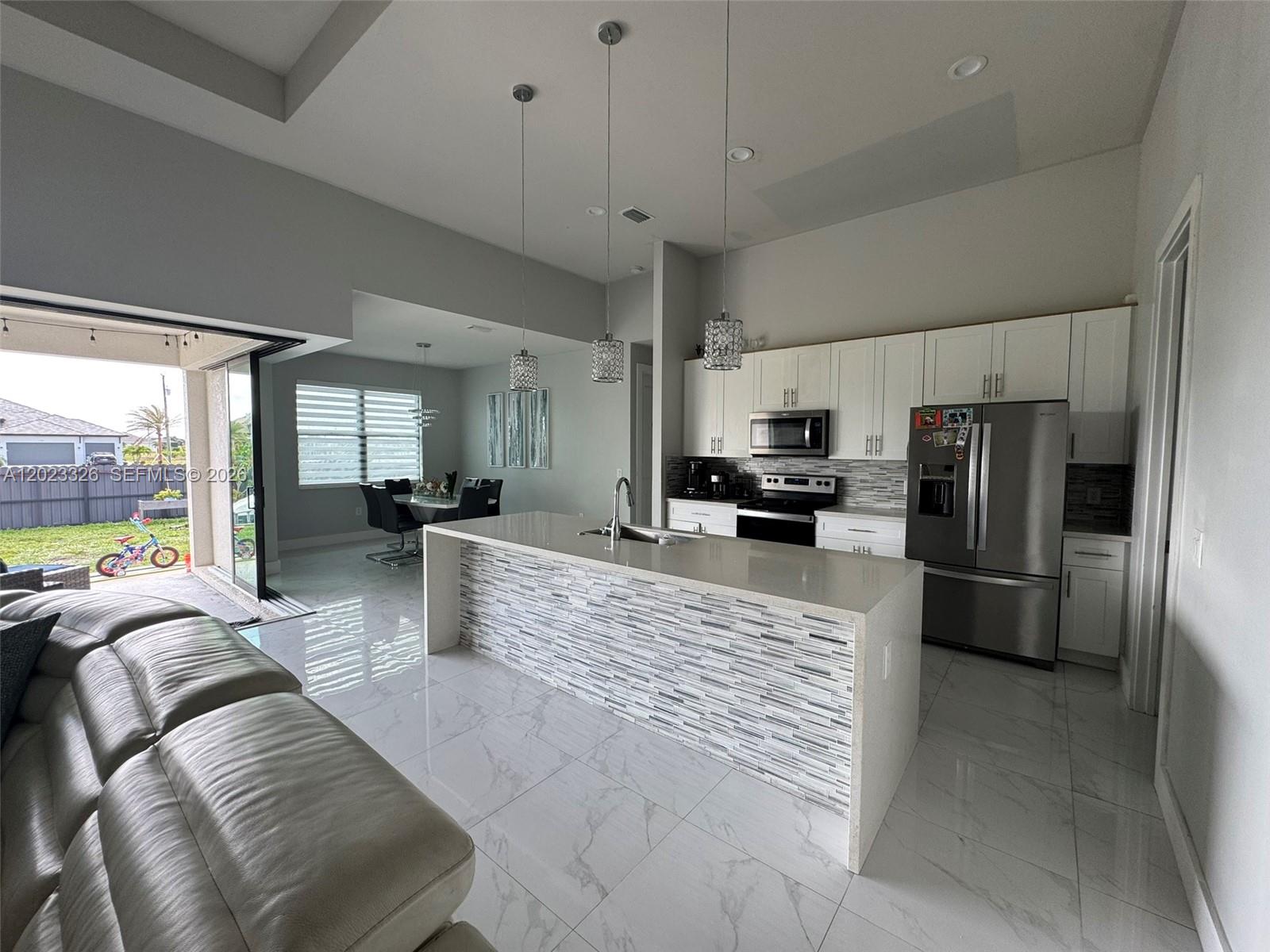 Ver detalles 113 3 / 3 sq. ft. $ 2026-05-21 0 foto