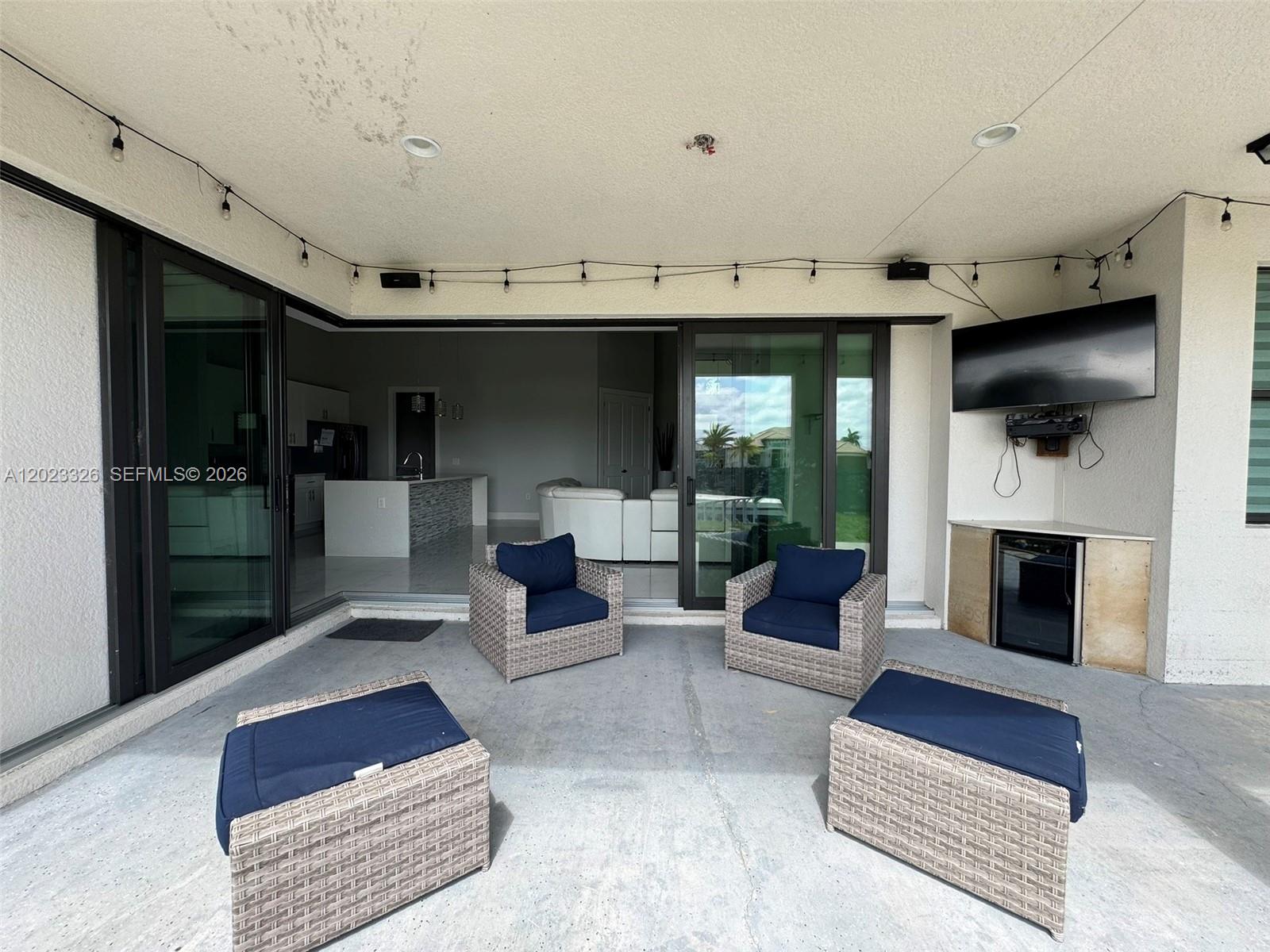 Ver detalles 113 3 / 3 sq. ft. $ 2026-05-21 0 foto