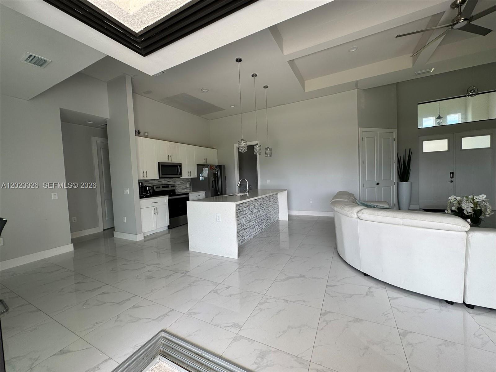 Ver detalles 113 3 / 3 sq. ft. $ 2026-05-21 0 foto