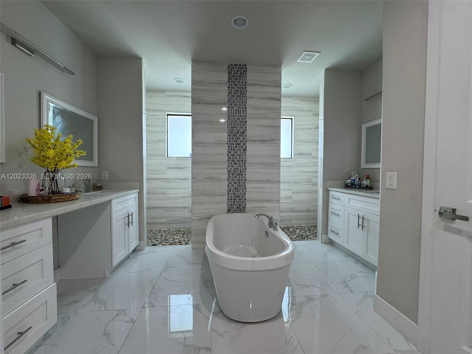 Ver detalles 113 3 / 3 sq. ft. $ 2026-05-21 0 foto