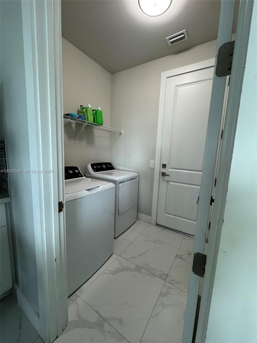 Ver detalles 113 3 / 3 sq. ft. $ 2026-05-21 0 foto