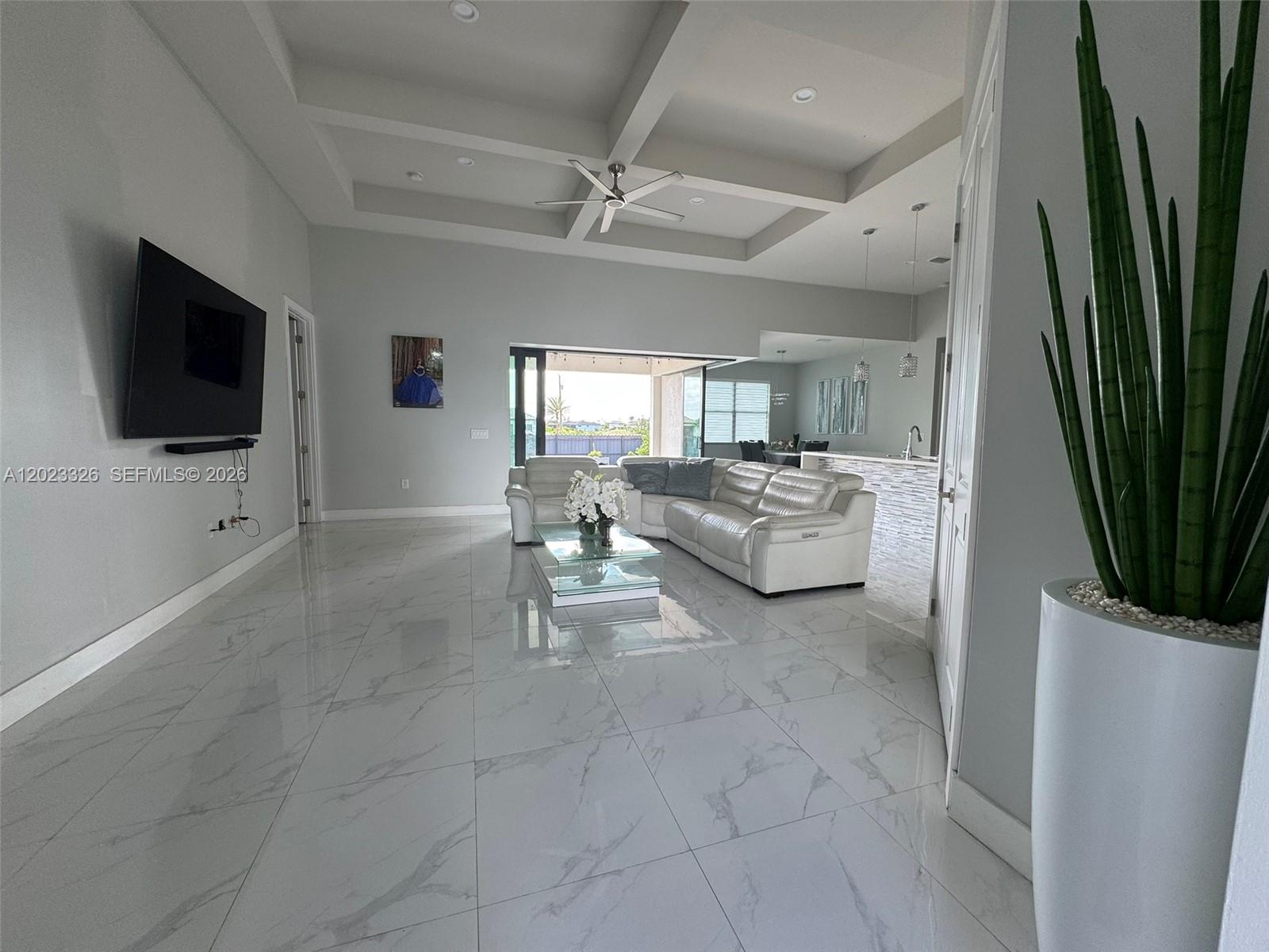 Ver detalles 113 3 / 3 sq. ft. $ 2026-05-21 0 foto