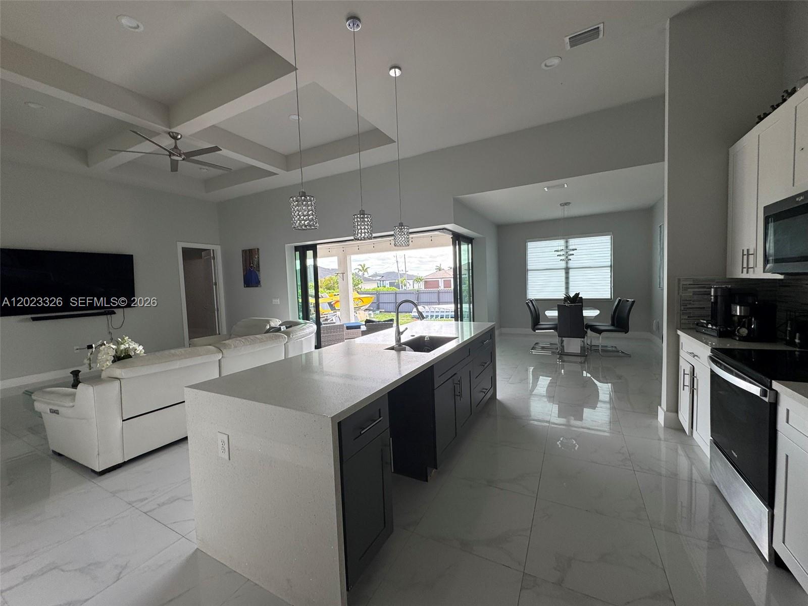 Ver detalles 113 3 / 3 sq. ft. $ 2026-05-21 0 foto
