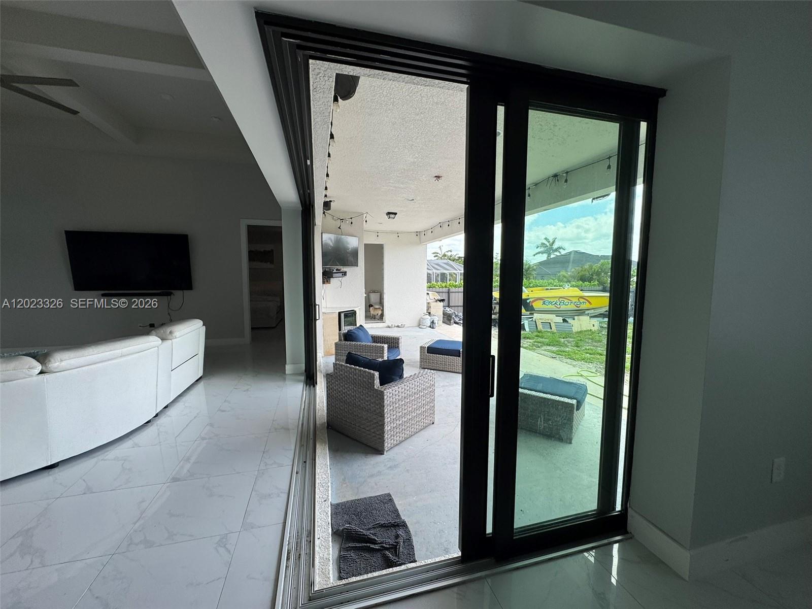 Ver detalles 113 3 / 3 sq. ft. $ 2026-05-21 0 foto