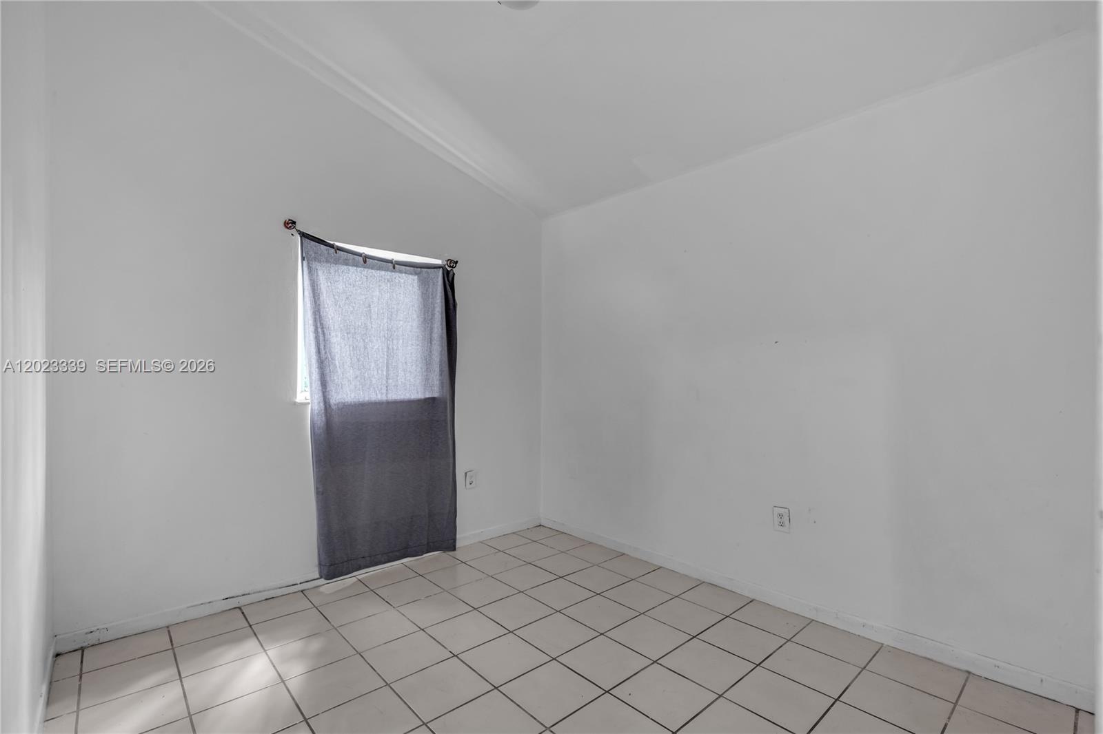 See details / 1957 sq. ft. $ 2026-05-21 0 Photo