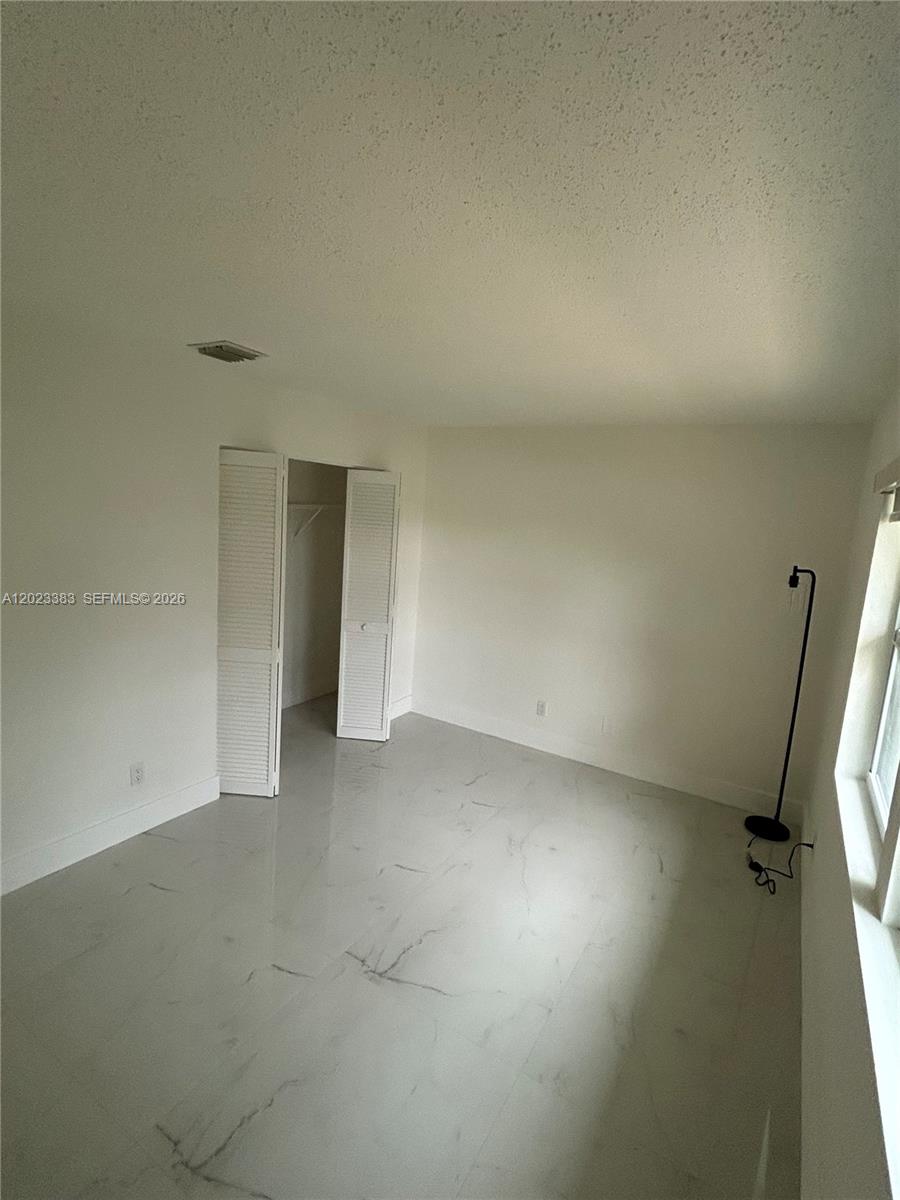 See details / 1728 sq. ft. $ 2026-05-21 0 Photo