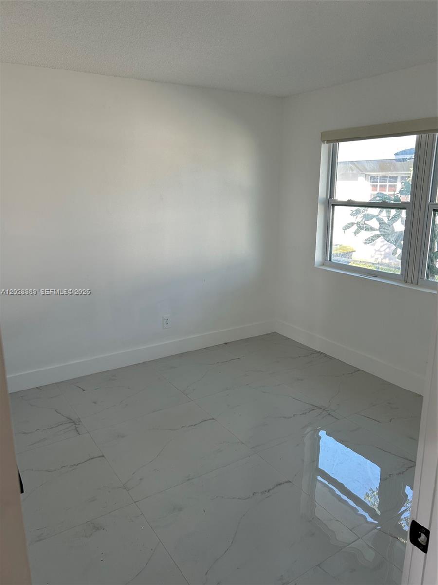 See details / 1728 sq. ft. $ 2026-05-21 0 Photo
