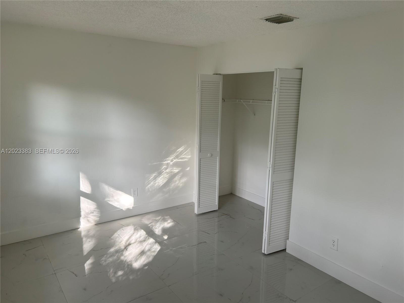 See details / 1728 sq. ft. $ 2026-05-21 0 Photo