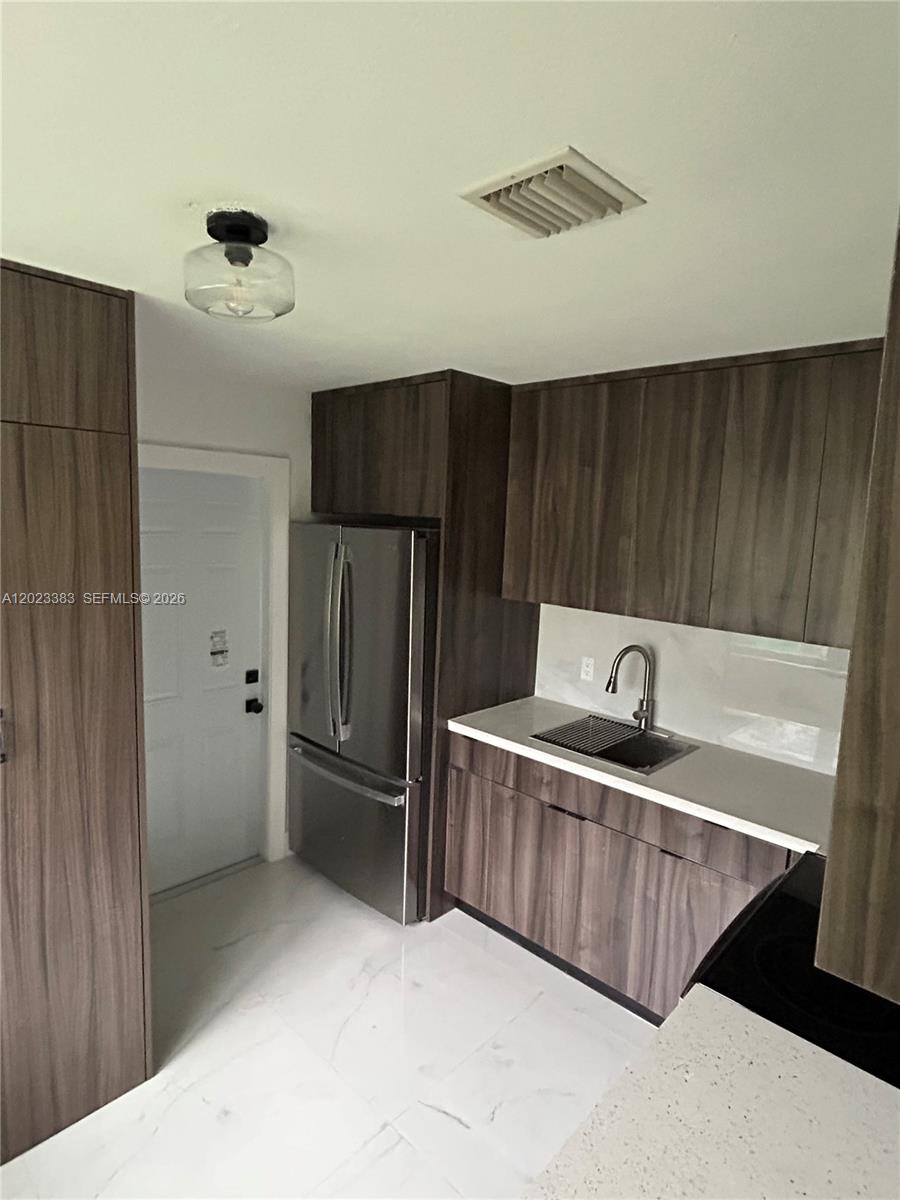 See details / 1728 sq. ft. $ 2026-05-21 0 Photo