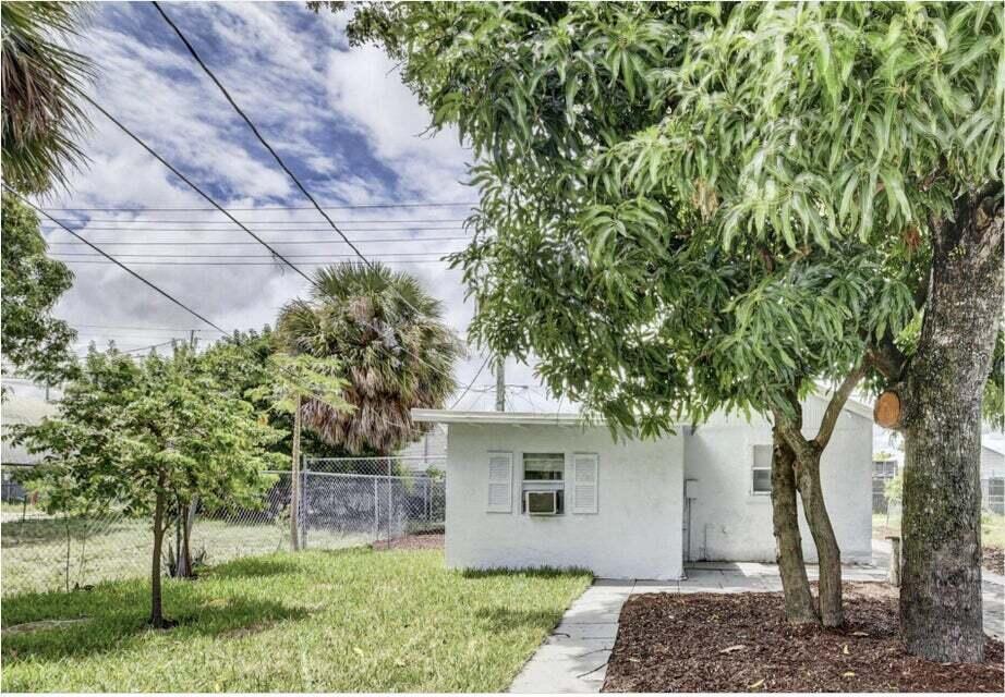 Ver detalles / 0 724 sq. ft. $ 2026-06-21 0 foto