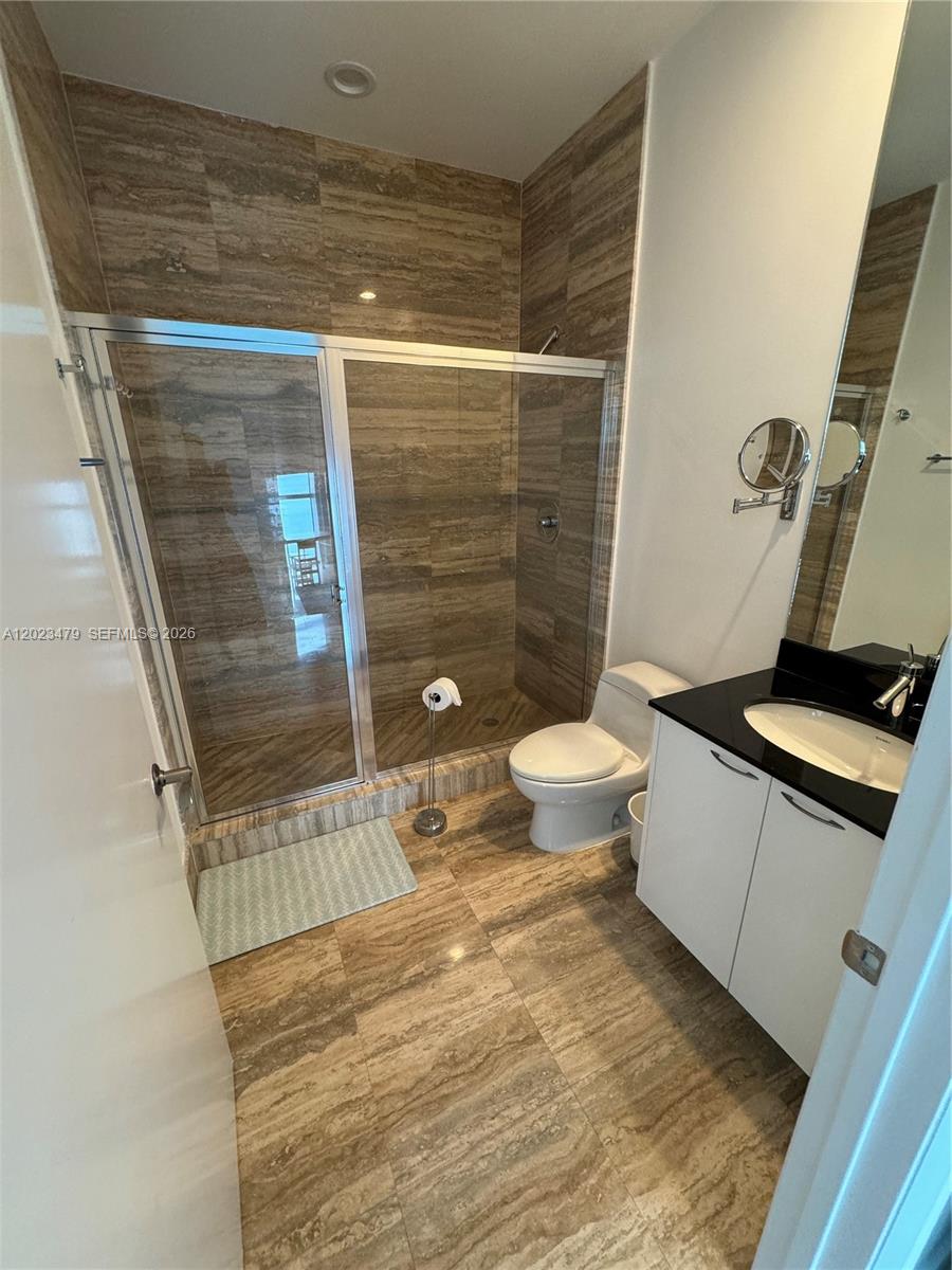 See details 4006 3 / 4 2327 sq. ft. $ 2026-05-21 0 Photo