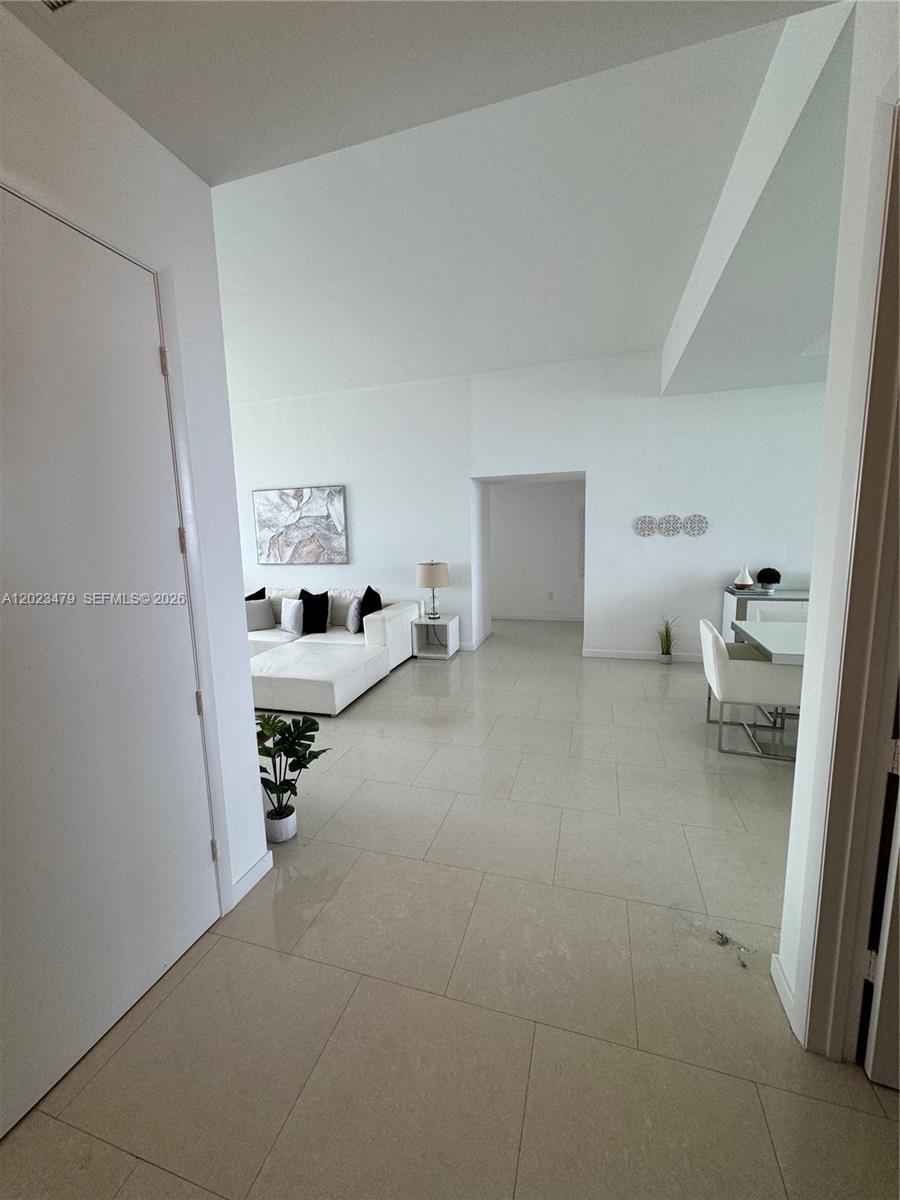 See details 4006 3 / 4 2327 sq. ft. $ 2026-05-21 0 Photo
