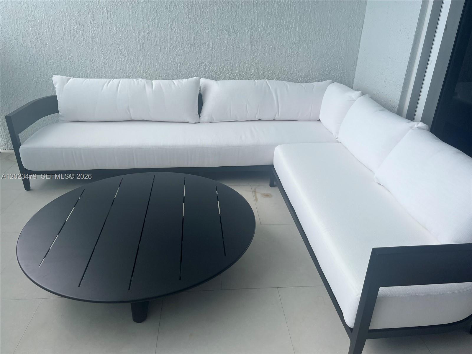 Ver detalles 4006 3 / 4 2327 sq. ft. $ 2026-05-21 0 foto