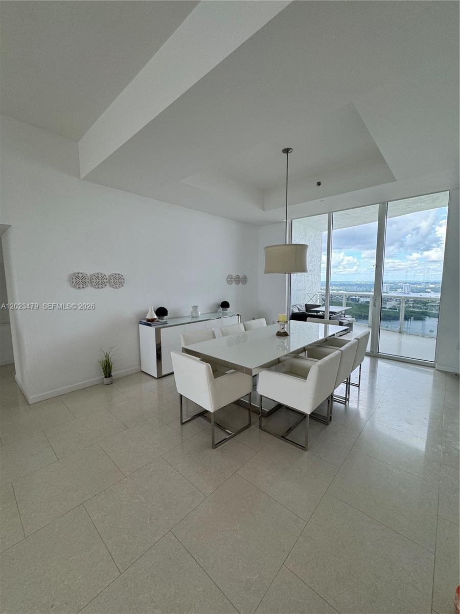 See details 4006 3 / 4 2327 sq. ft. $ 2026-05-21 0 Photo