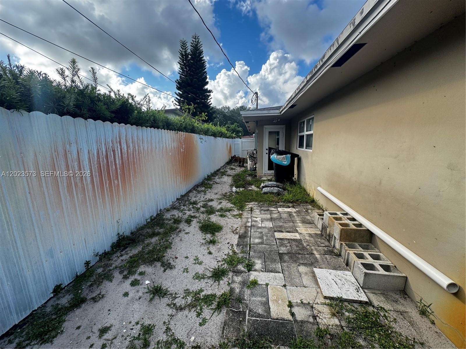 4560 3 / 2 1752 sq. ft. $ 2026-05-21 0 foto