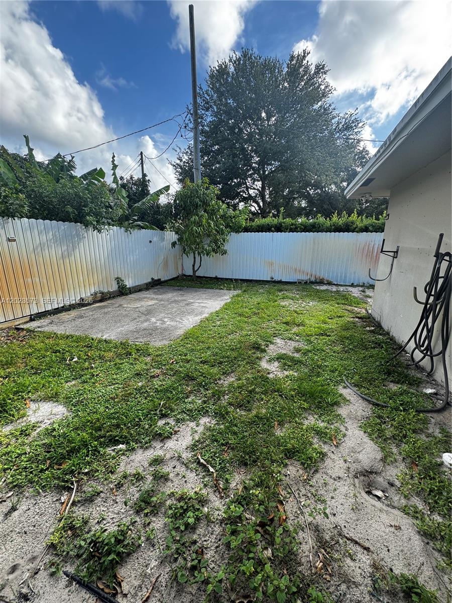 4560 3 / 2 1752 sq. ft. $ 2026-05-21 0 foto