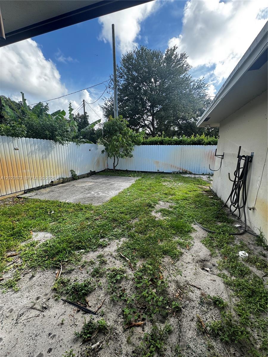 4560 3 / 2 1752 sq. ft. $ 2026-05-21 0 foto