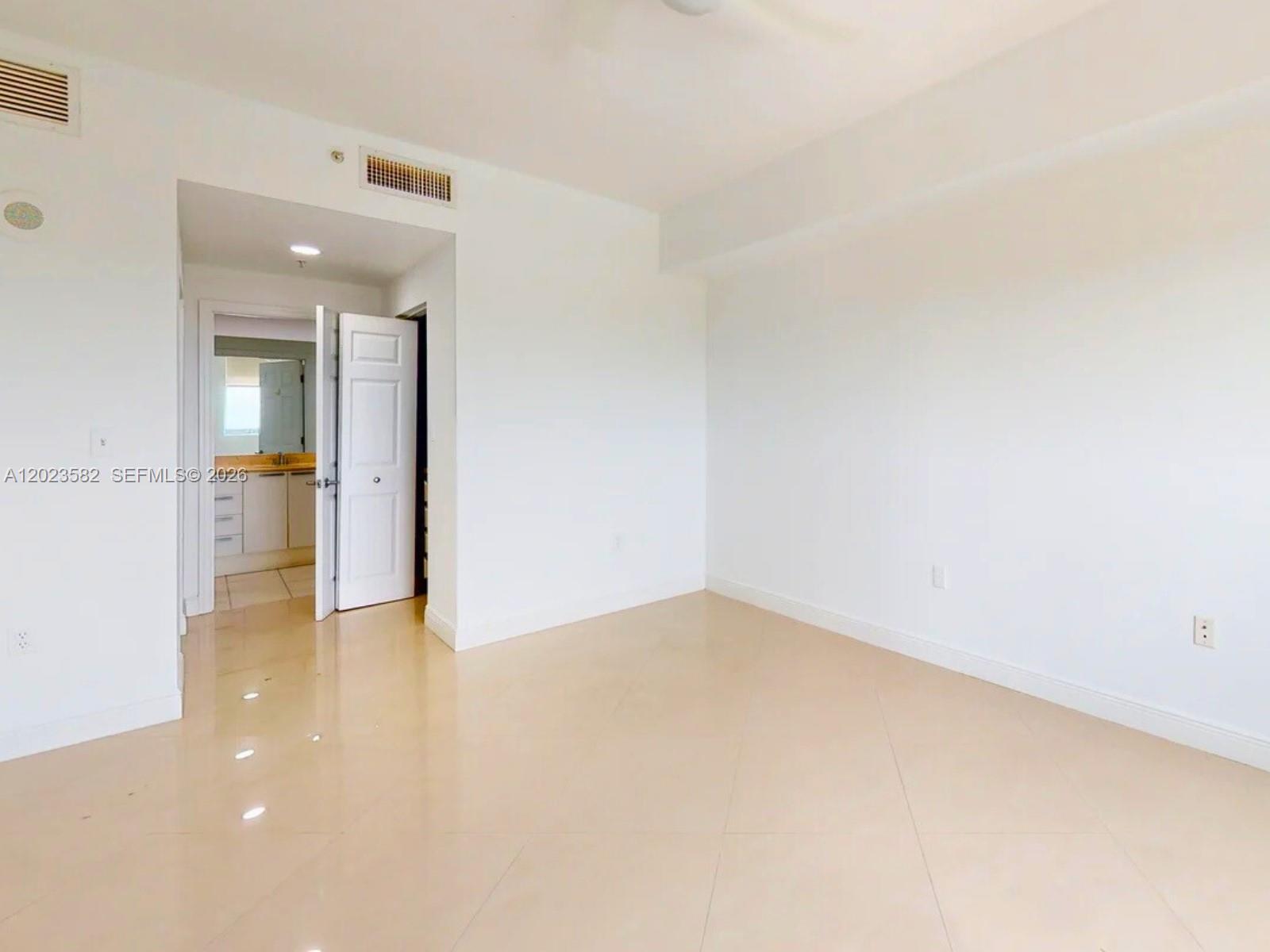 Photo of 140 Dixie Hwy #907, Hollywood, Florida, 33020 - Master with Private Bathroom and Walking Closet