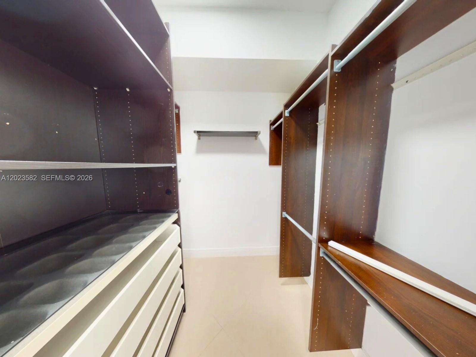 Photo of 140 Dixie Hwy #907, Hollywood, Florida, 33020 - Walking Closet Master