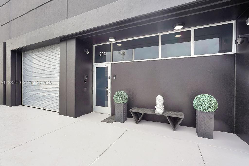 See details 210 / sq. ft. $ 2026-05-21 0 Photo