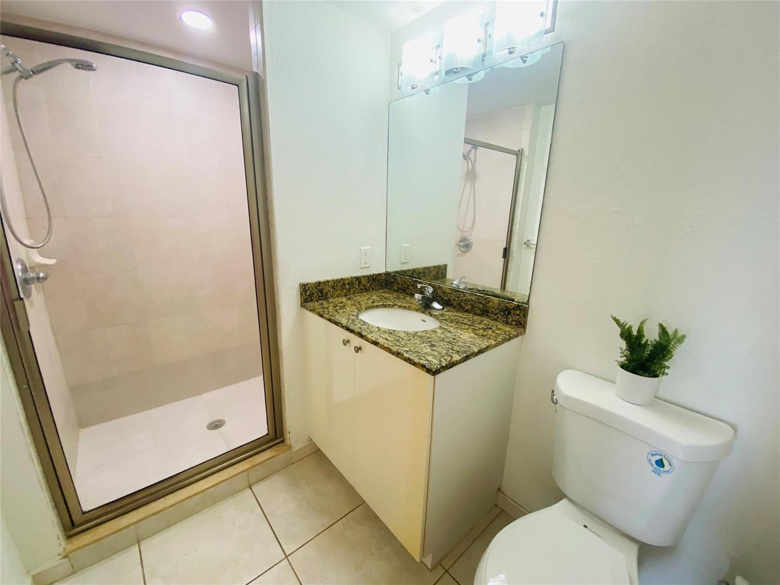 Photo of 1830 Radius , Hollywood, Florida, 33020 - Second bathroom