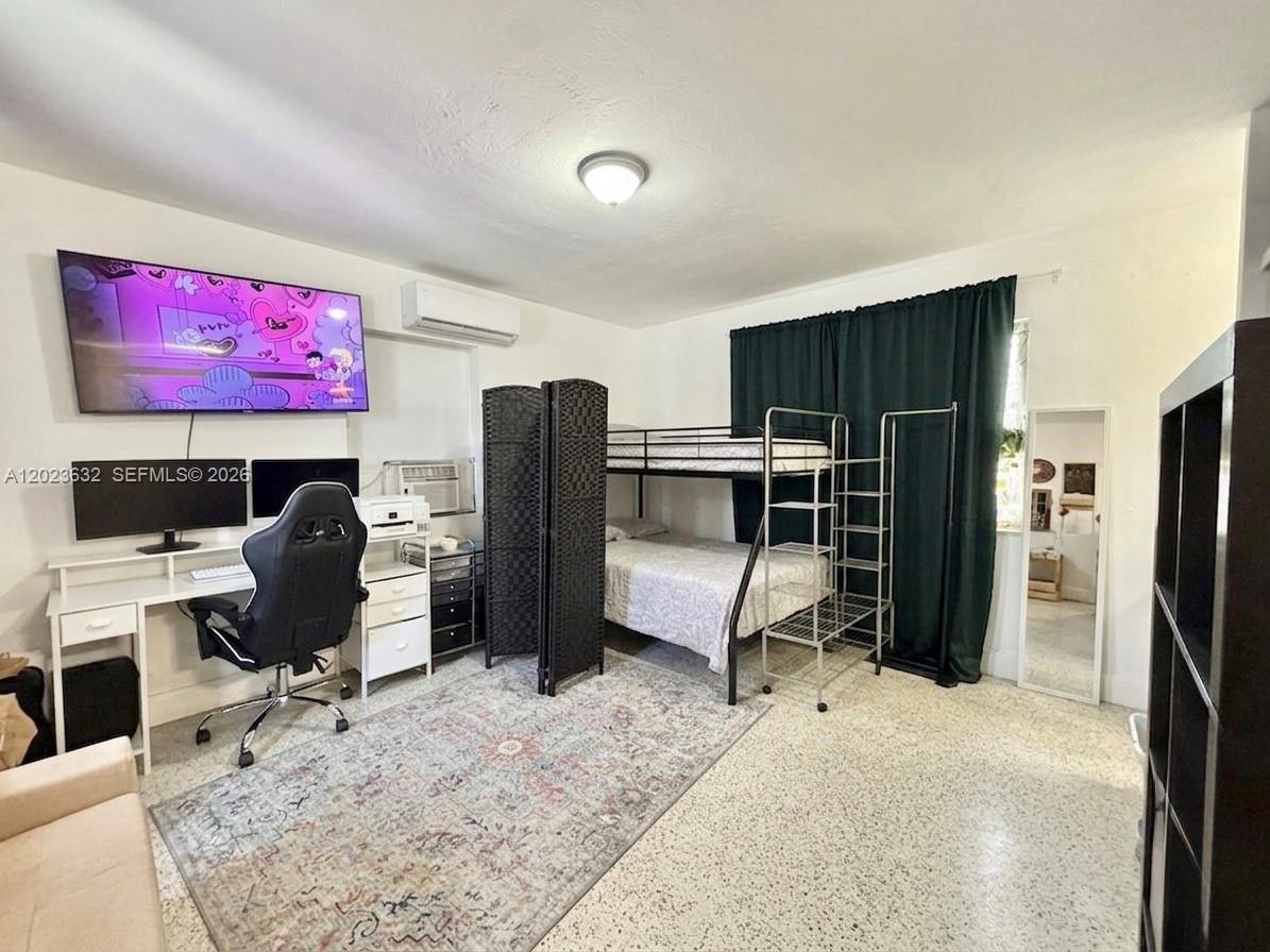 See details / 1912 sq. ft. $ 2026-05-21 0 Photo