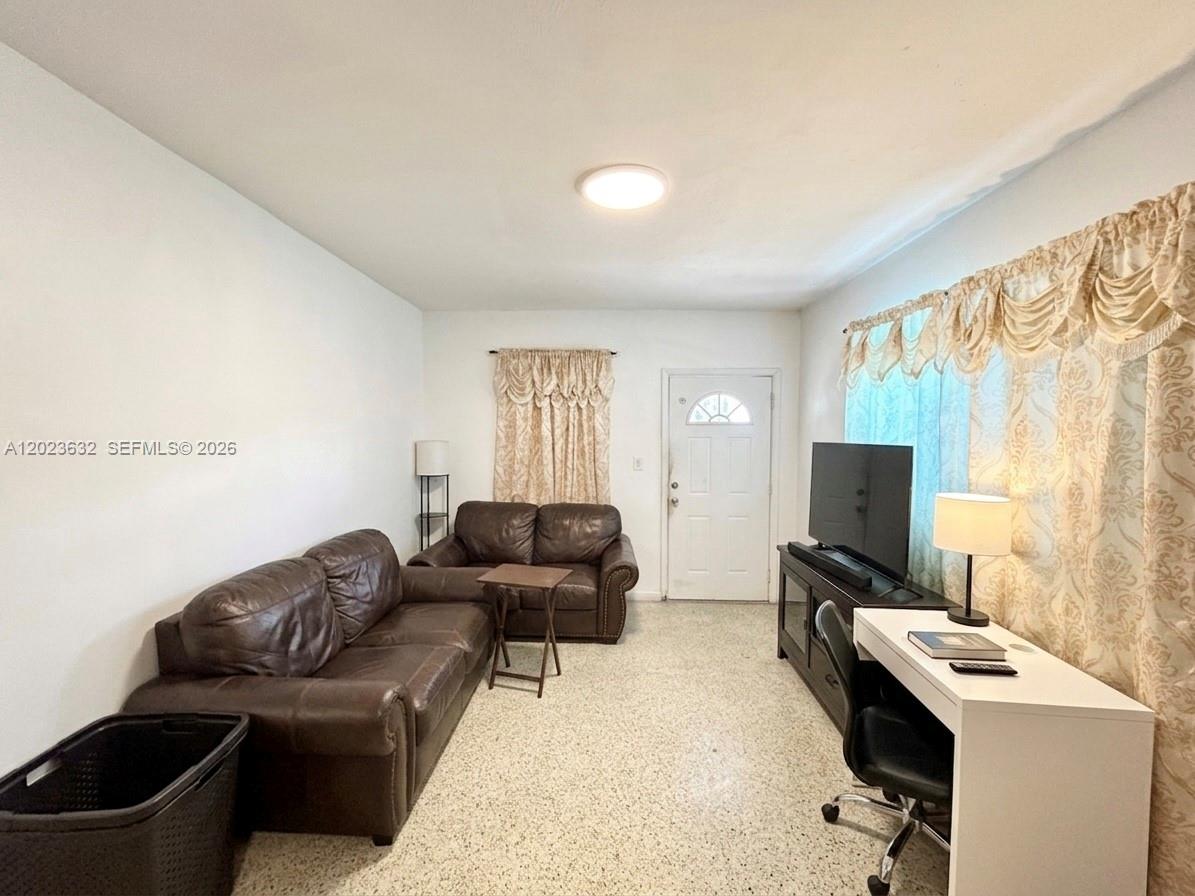 See details / 1912 sq. ft. $ 2026-05-21 0 Photo