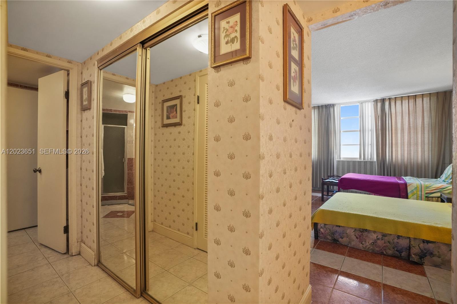 Ver detalles 1006E 2 / 2 1140 sq. ft. $ 2026-05-22 0 foto