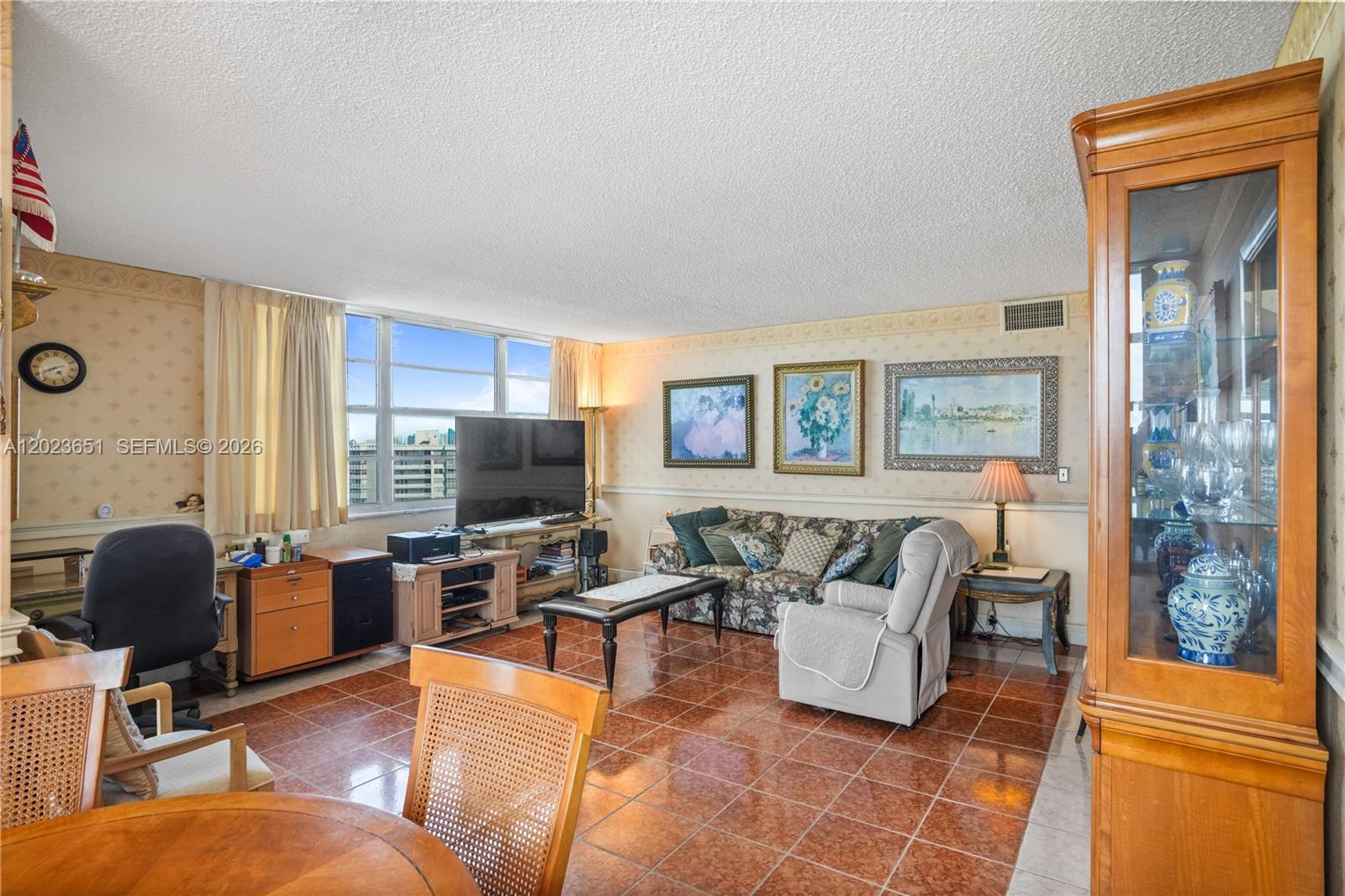 Ver detalles 1006E 2 / 2 1140 sq. ft. $ 2026-05-22 0 foto