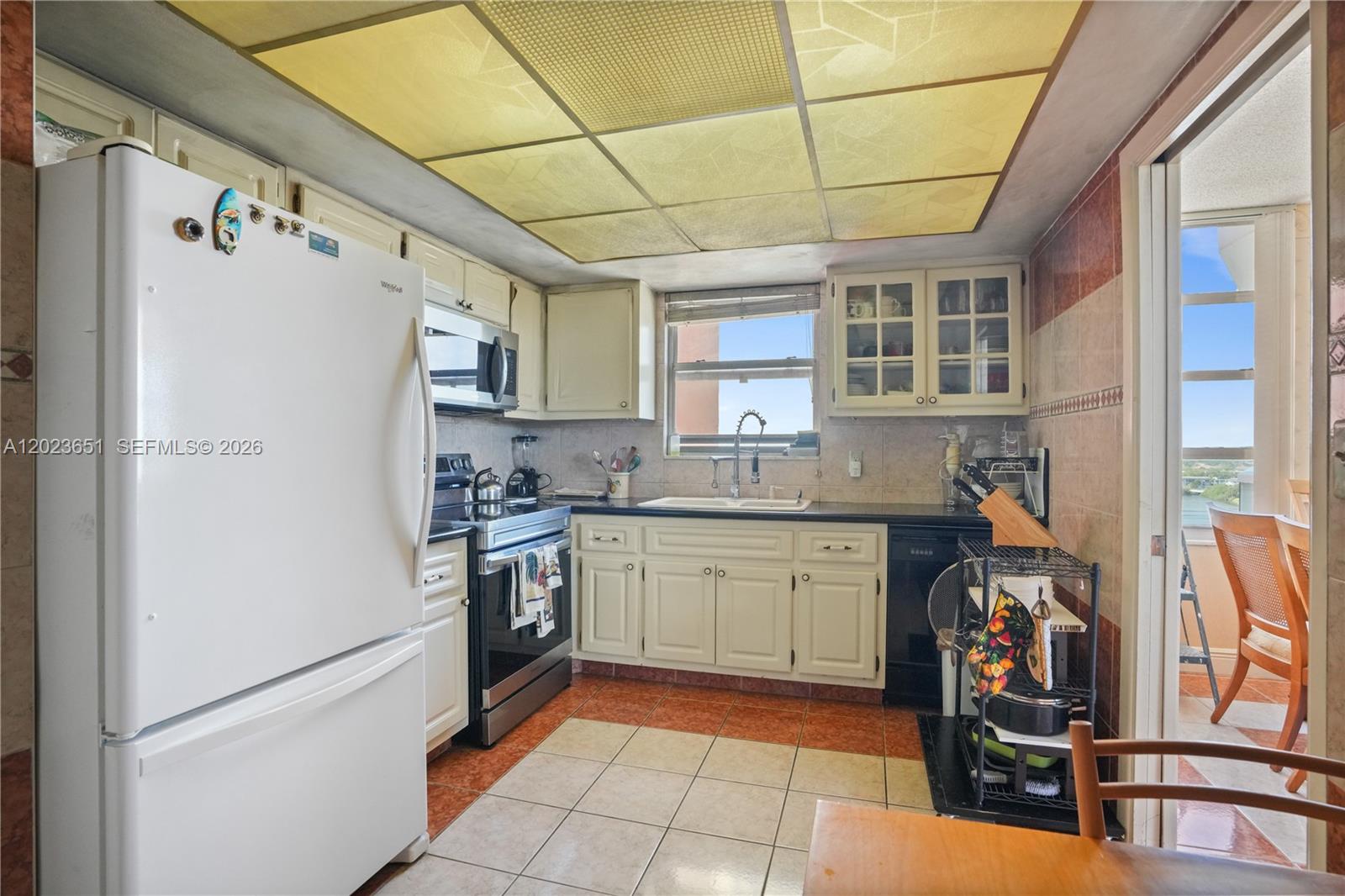 Ver detalles 1006E 2 / 2 1140 sq. ft. $ 2026-05-22 0 foto