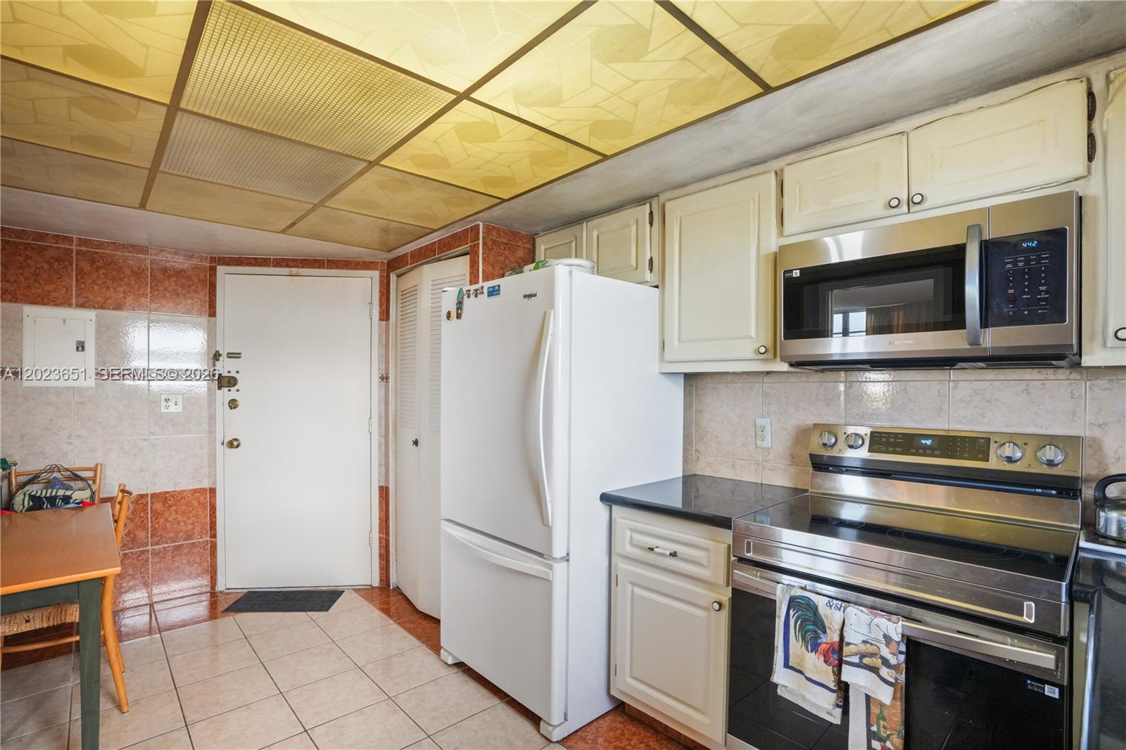Ver detalles 1006E 2 / 2 1140 sq. ft. $ 2026-05-22 0 foto
