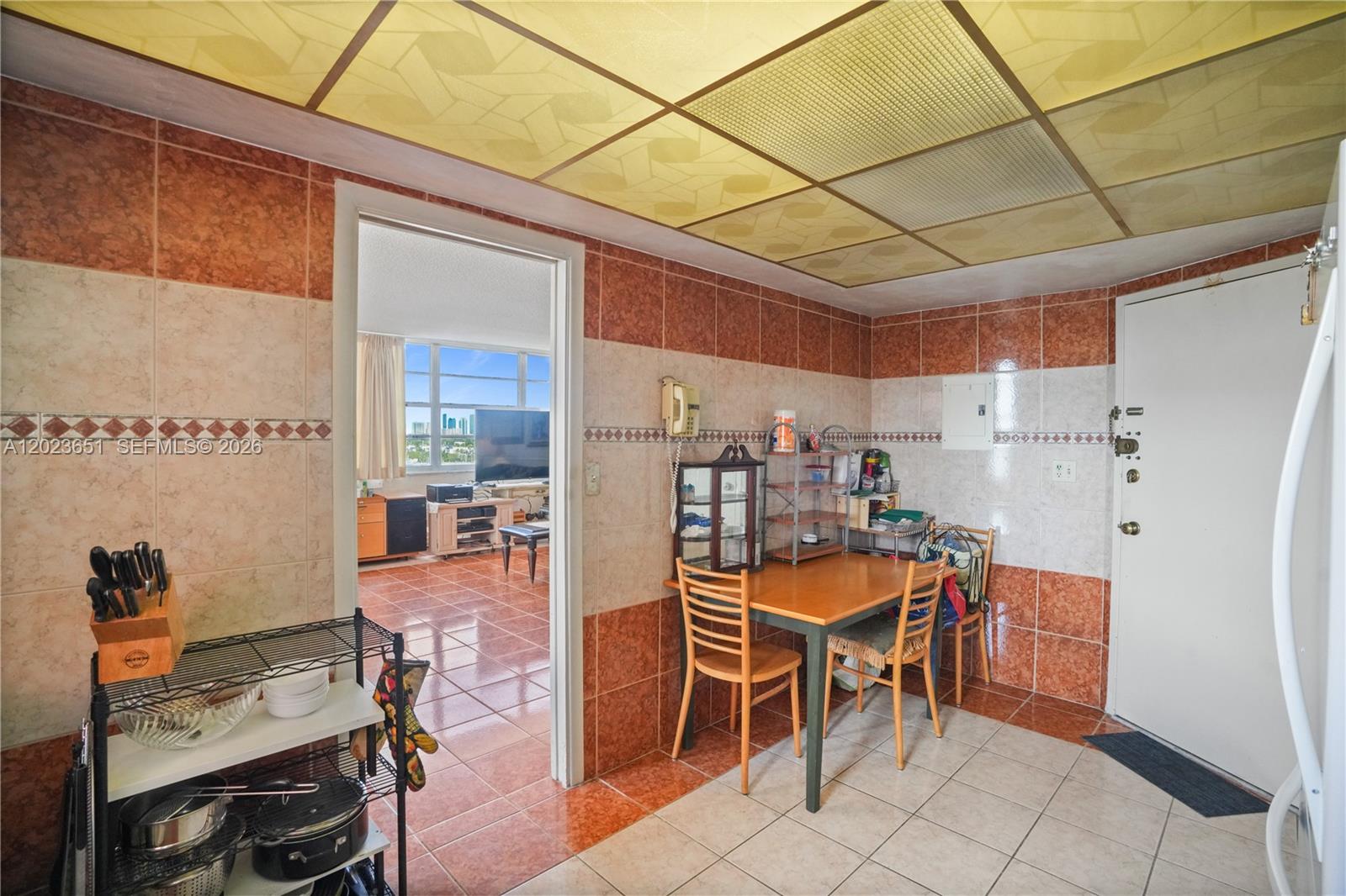 Ver detalles 1006E 2 / 2 1140 sq. ft. $ 2026-05-22 0 foto