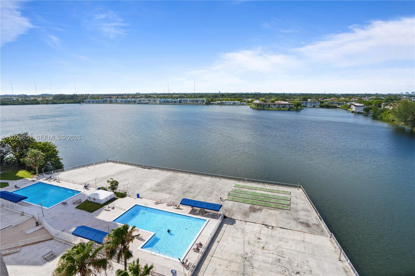 Ver detalles 1006E 2 / 2 1140 sq. ft. $ 2026-05-22 0 foto