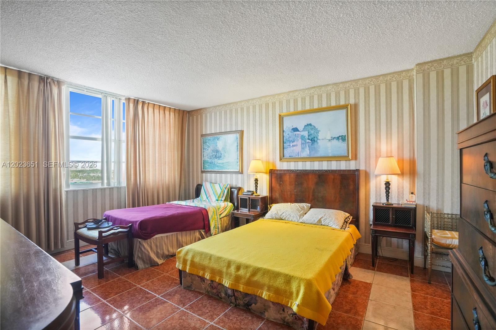 Ver detalles 1006E 2 / 2 1140 sq. ft. $ 2026-05-22 0 foto