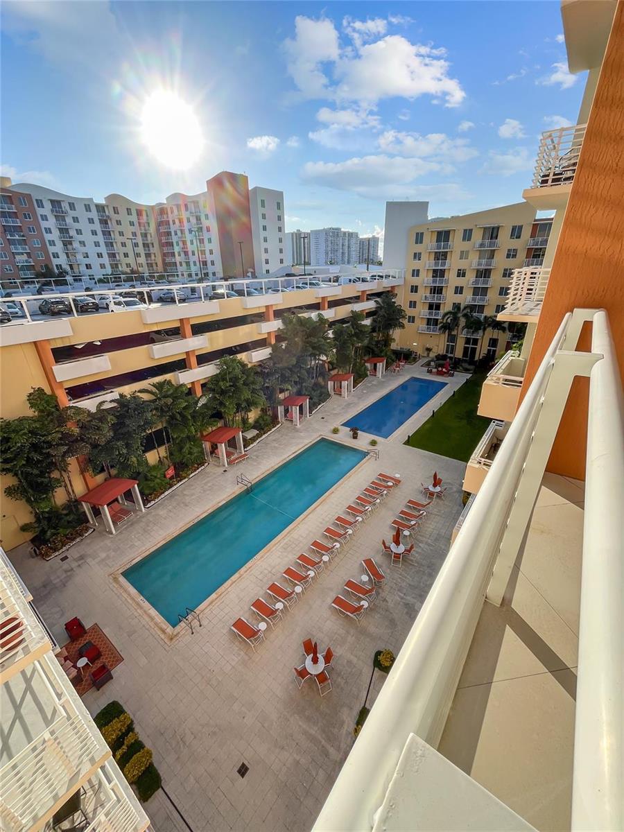 Photo of 2775 187th #627, Aventura, Florida, 33180 - Pool