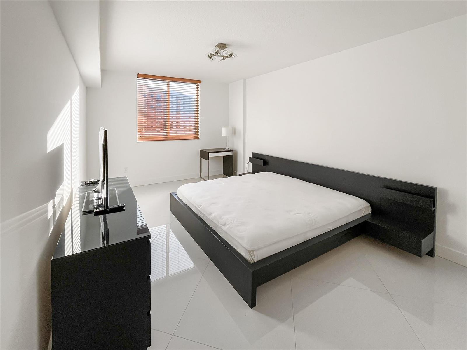 Photo of 2775 187th #627, Aventura, Florida, 33180 - Master Bedroom