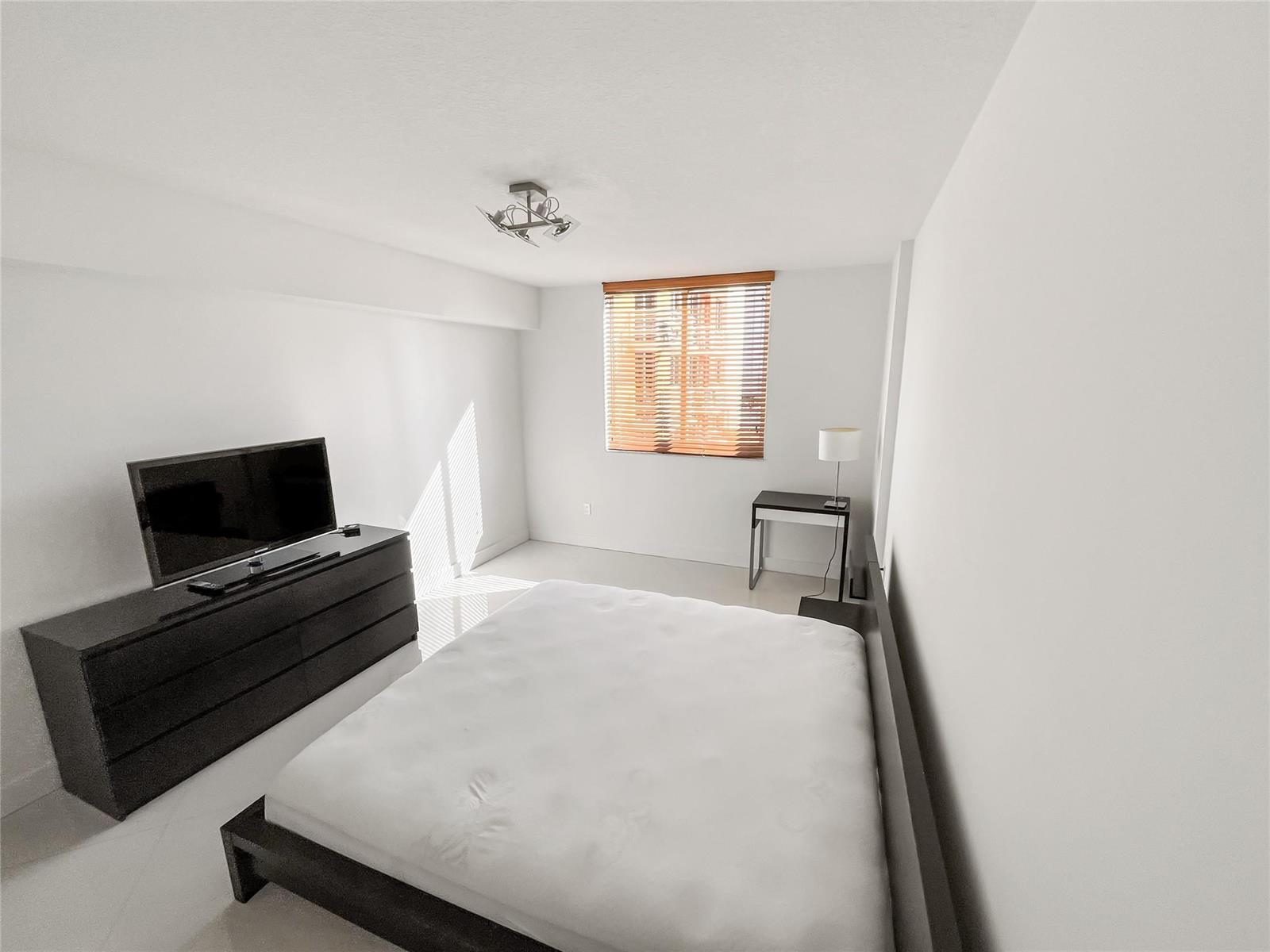 Photo of 2775 187th #627, Aventura, Florida, 33180 - Master Bedroom
