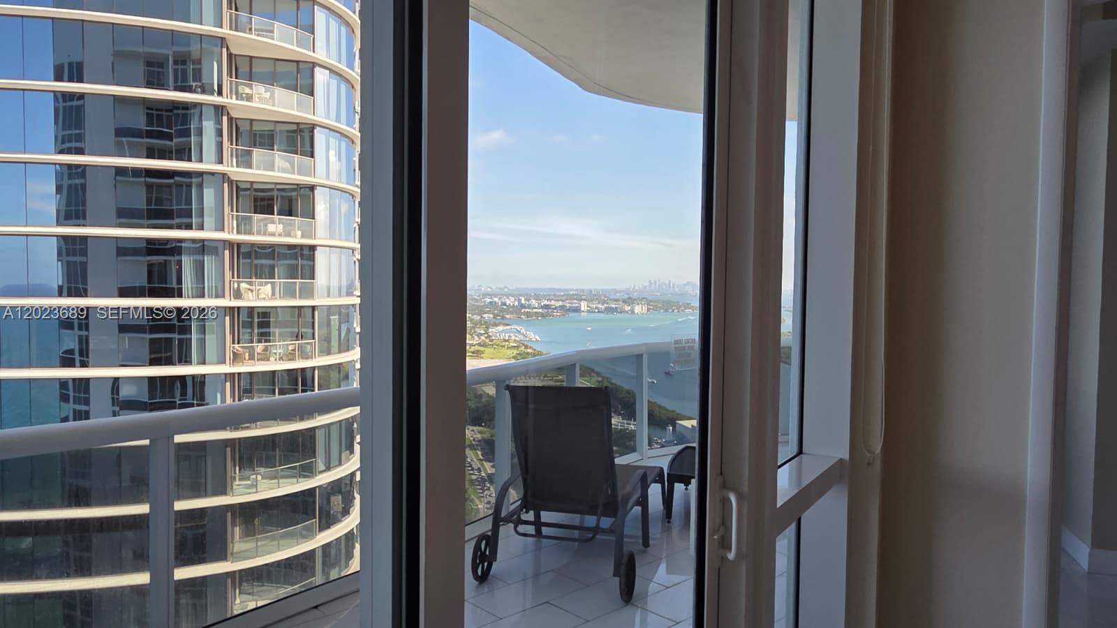 See details 3807 3 / 3 2084 sq. ft. $ 2026-05-22 0 Photo
