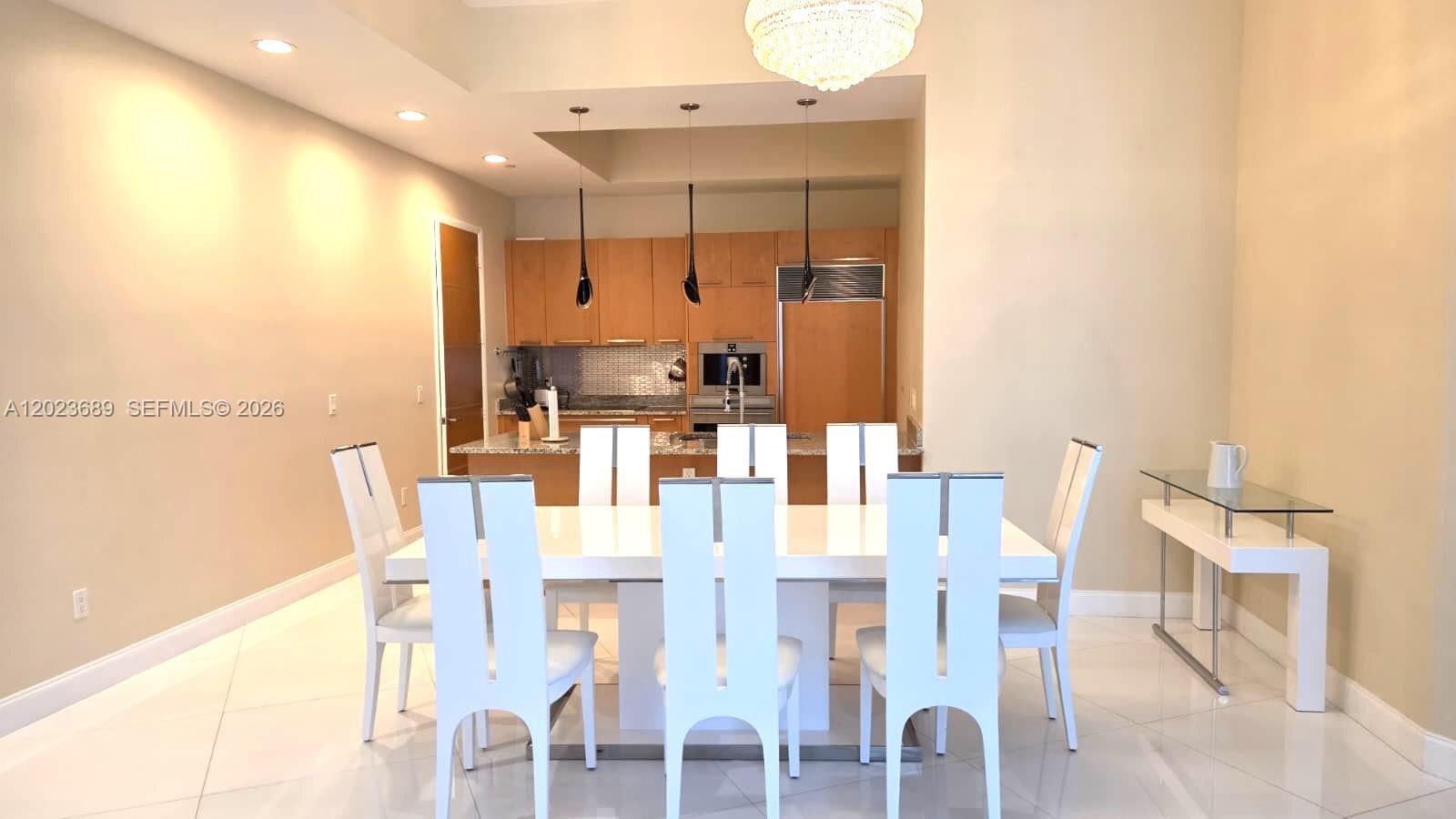 See details 3807 3 / 3 2084 sq. ft. $ 2026-05-22 0 Photo