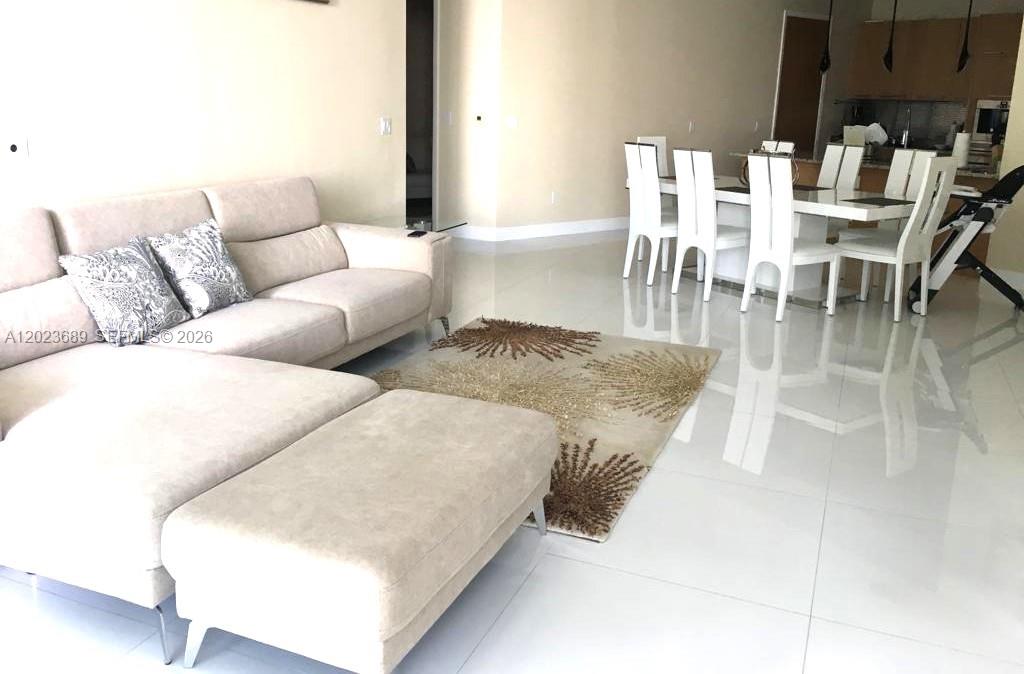 See details 3807 3 / 3 2084 sq. ft. $ 2026-05-22 0 Photo